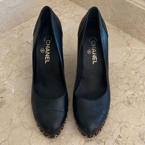 Chanel wedges Leather black with gold chain size 41